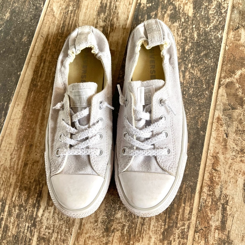 Low-cut Converse shoes!